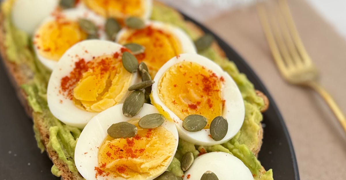 Timeless Pavlova: A Sweet Addition to Brunch